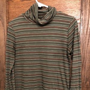 Madewell turtleneck. dark olive green with retro stripes, gently worn.